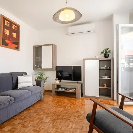 Dom wakacyjny Nasa Kuca *